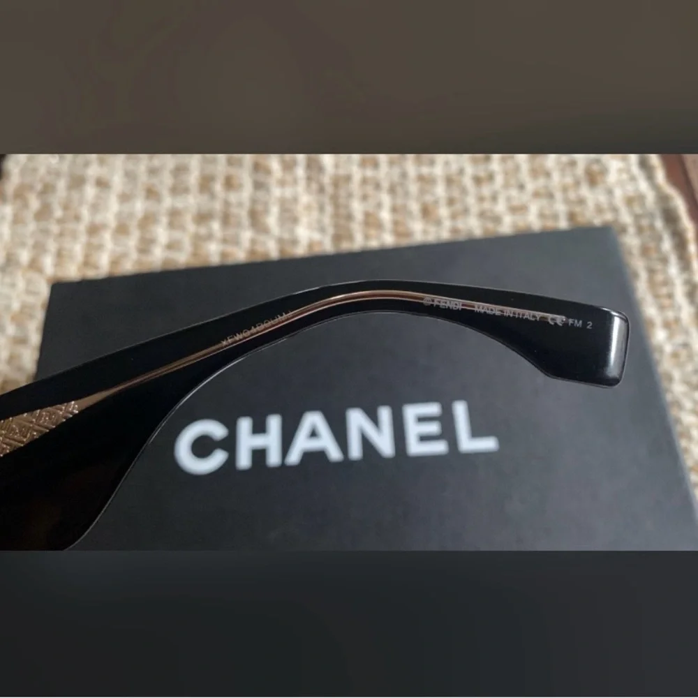 Fendi Sunglasses - Picture 5 of 8